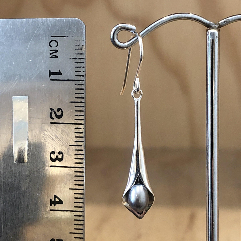 Sterling Silver Earrings pearl grey in lily P10 - La Trobe Jewellery
